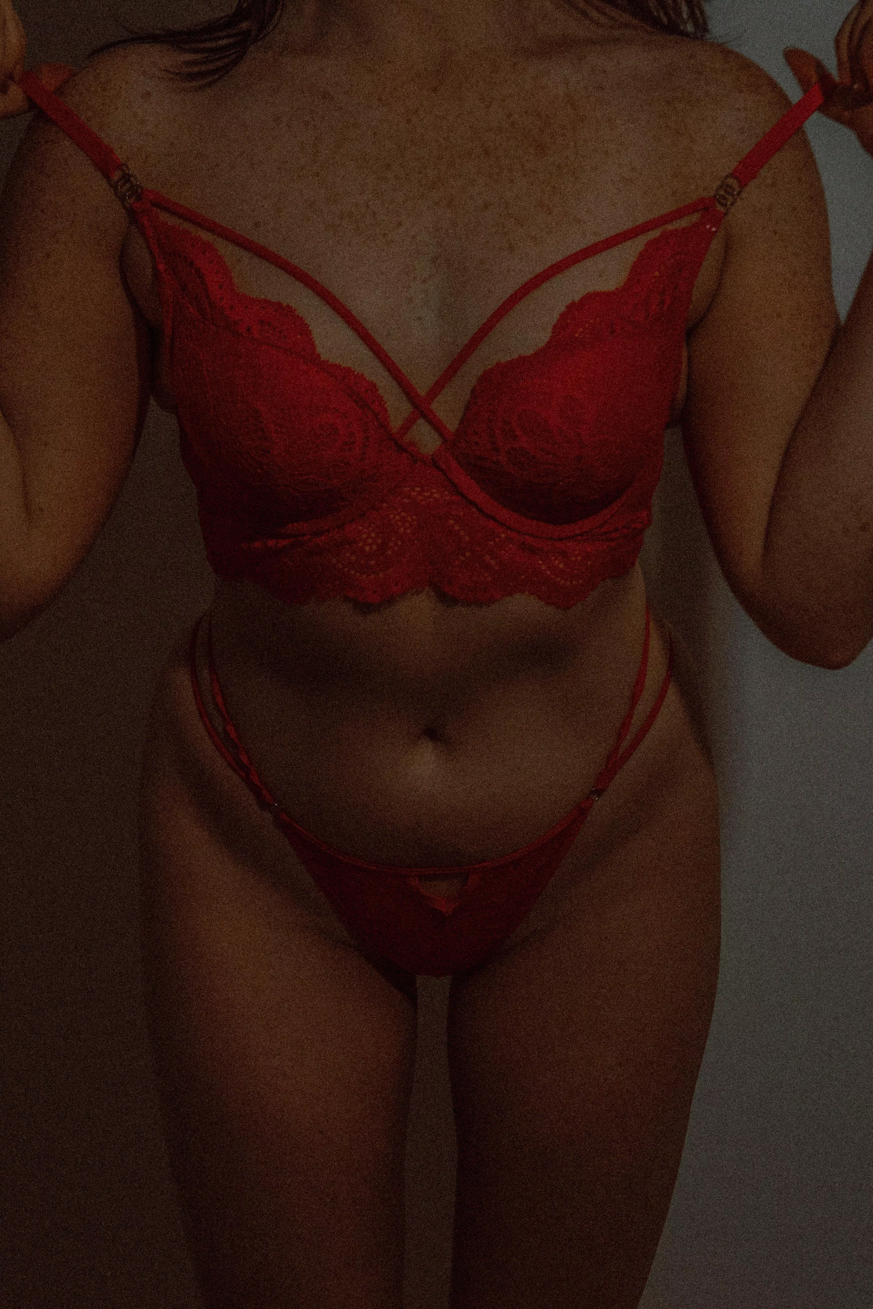 1st December can only mean one lingerie colour!🎄🥵