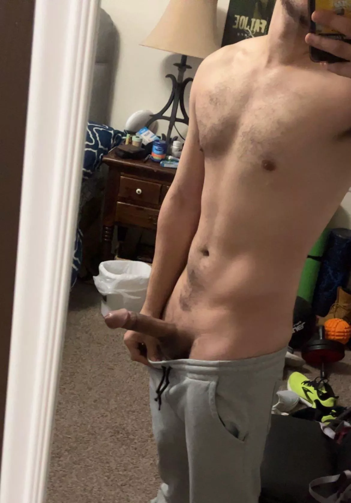 (22) bro i need a mouth 🥵