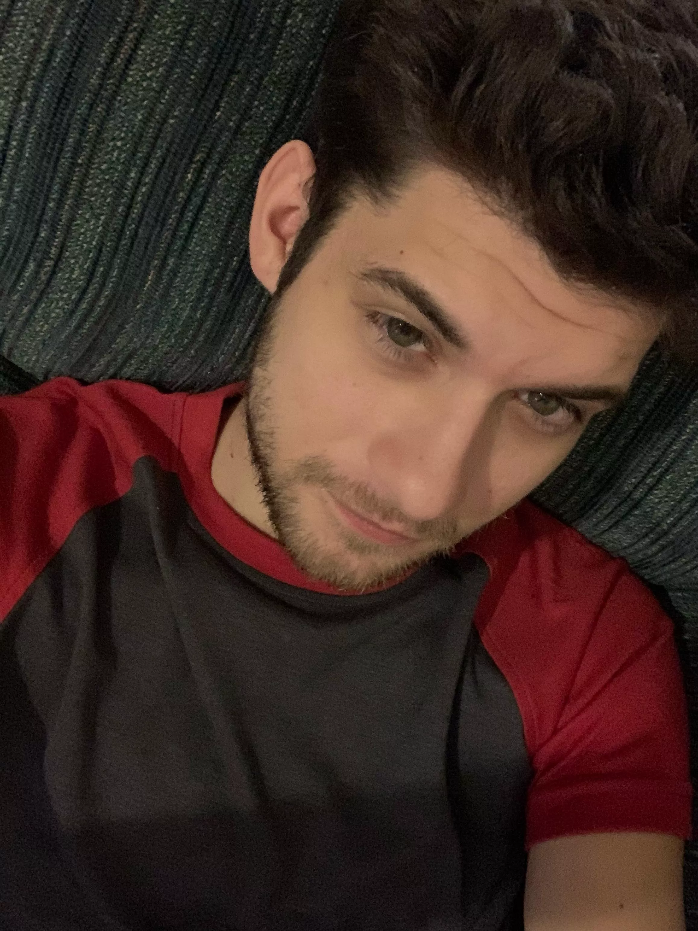 24, never been in a relationship. Is my person out there 😏👀