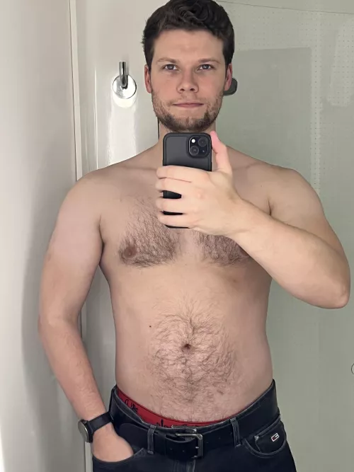 Absolutely shattered. Rubbish hotel. I was bored. Why not. 😂🏳️‍🌈