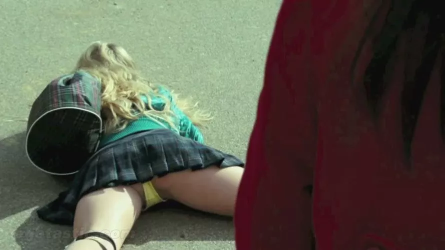 Amanda Seyfried - 'Boogie Woogie' (2009)