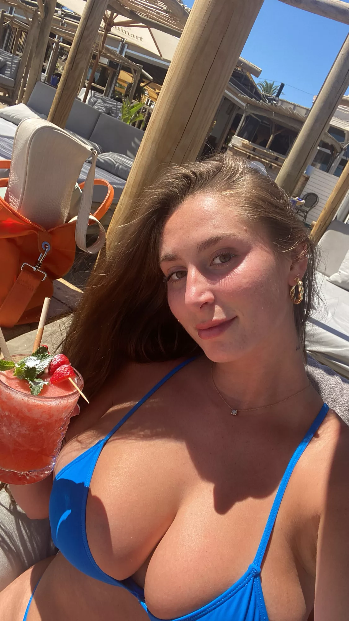 Can you make me a cocktail?