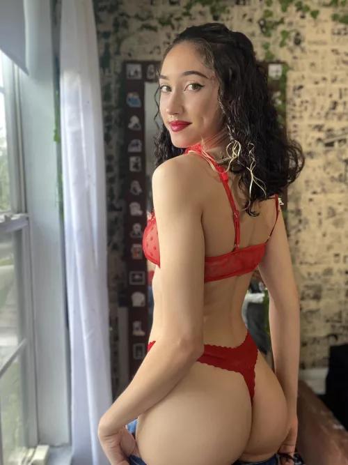 Can’t go wrong with a red thong <3