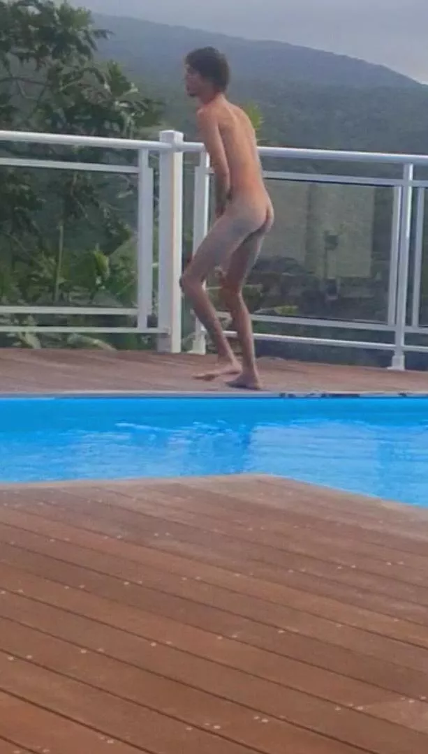 catch his neighbor naked