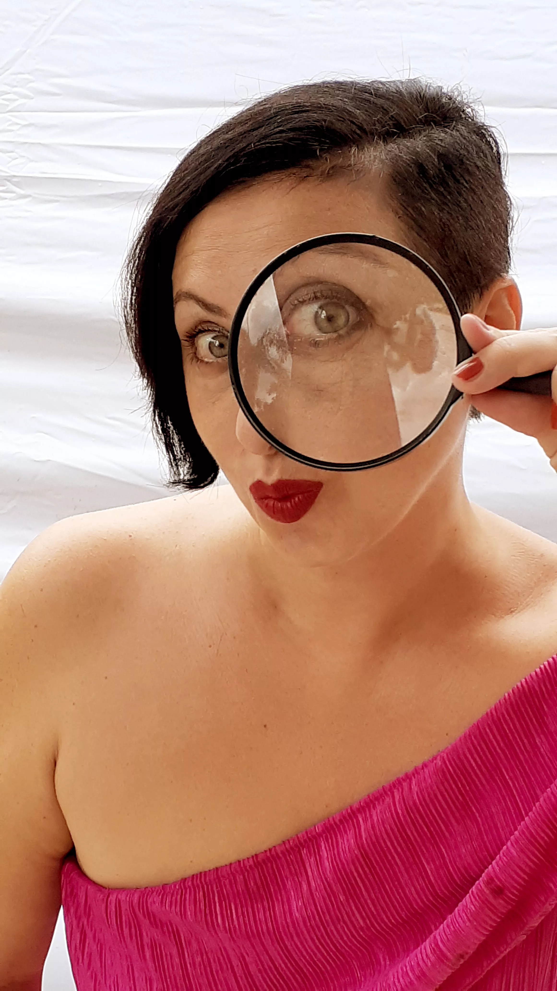 Come closer, I'll take a look at you!