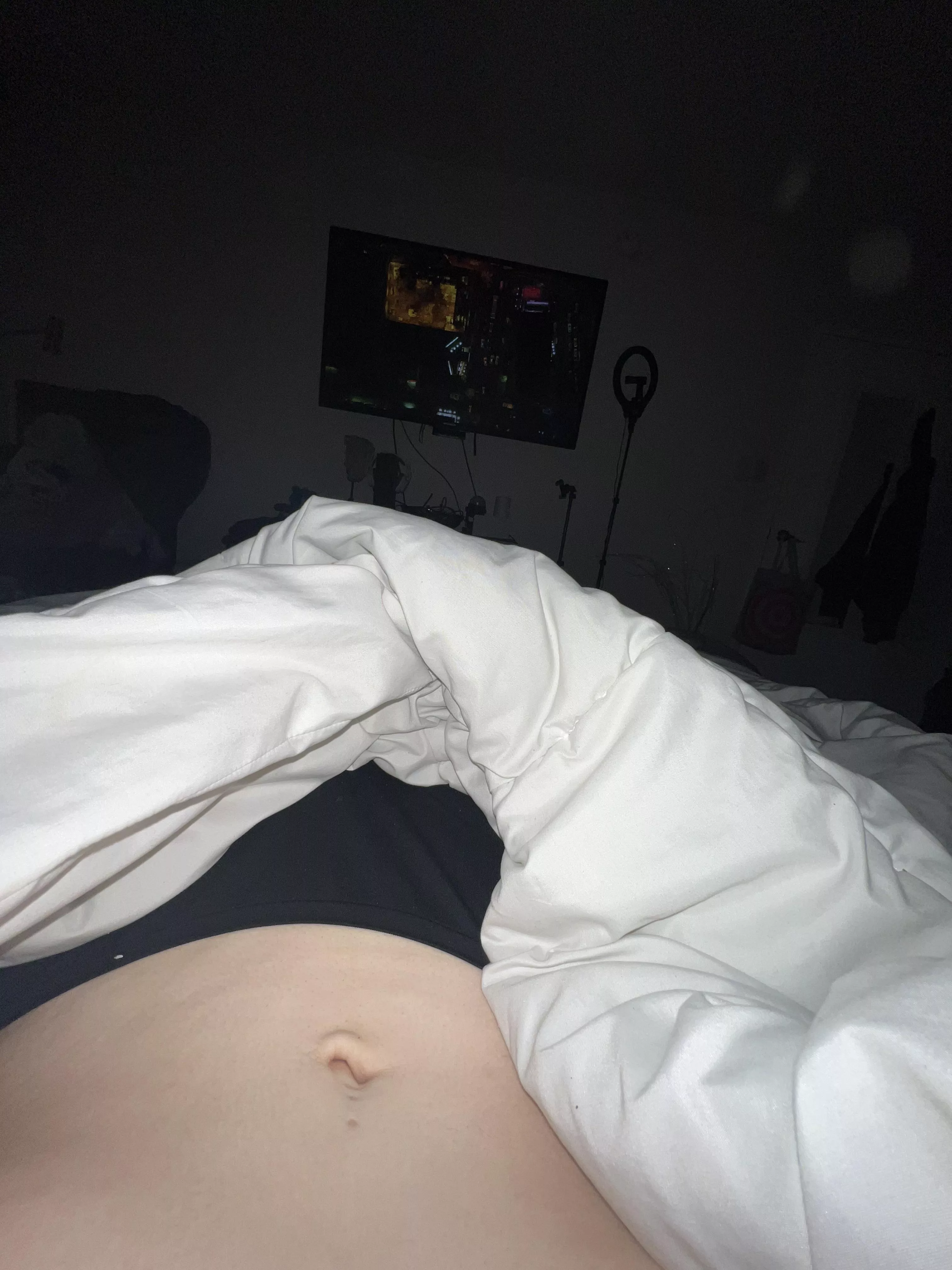 Come lay between my thighs