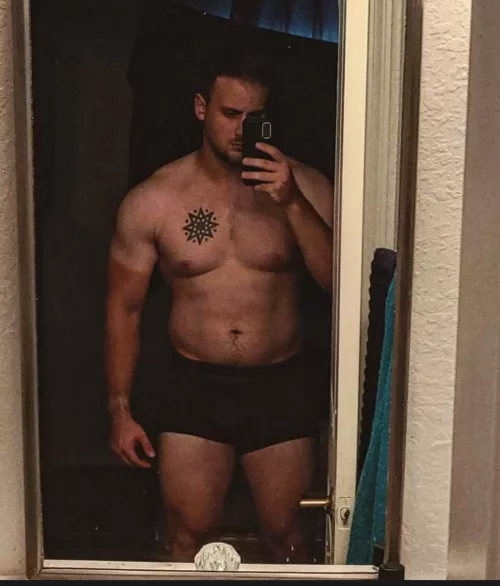 Could I be an underwear model if I fix that tan line 🤔