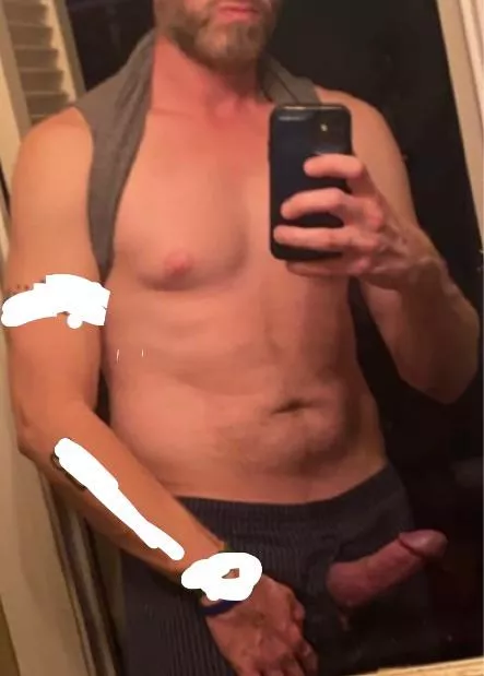 Daddy (43) horny again after work. Who can help relieve my stress?