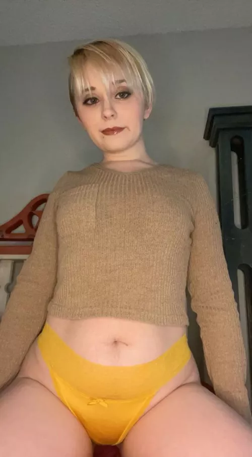 Did you want a strict domme to laugh at that little clitty or a cute submissive slut to please you? If you said yes to either then DM me 🖤 [selling] [kik] pixiechick1996 [tele] @Tink_3 [snap] texastink1996