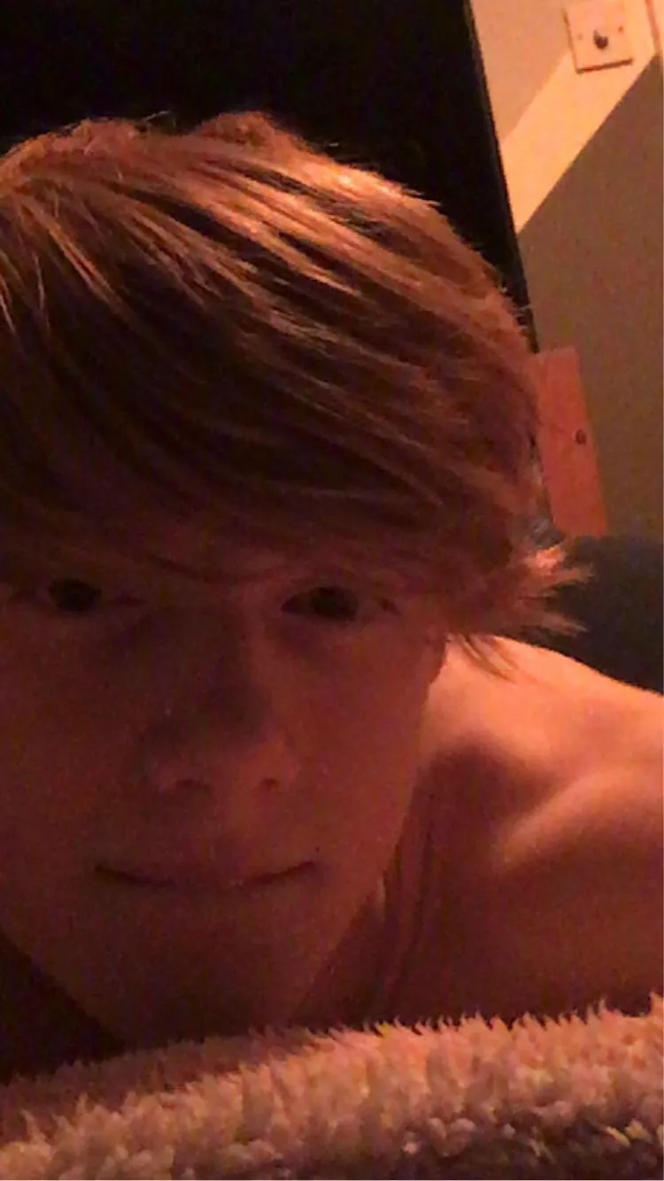 DM me if you’re a cute twink or hung