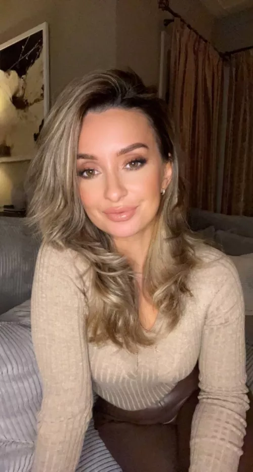 Do I look like a good or a naughty girl!