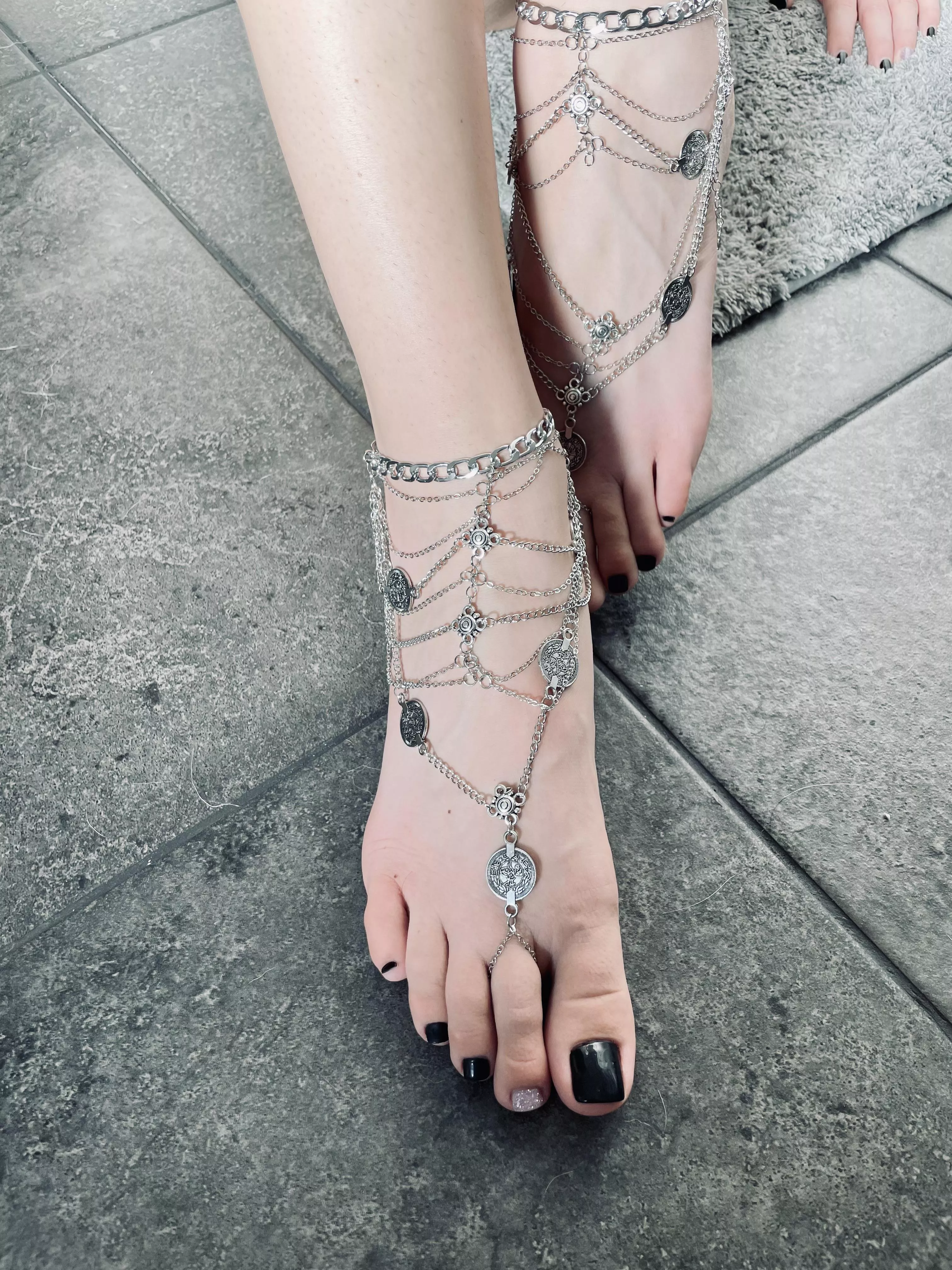 Foot jewelry makes my feet feel so sexy