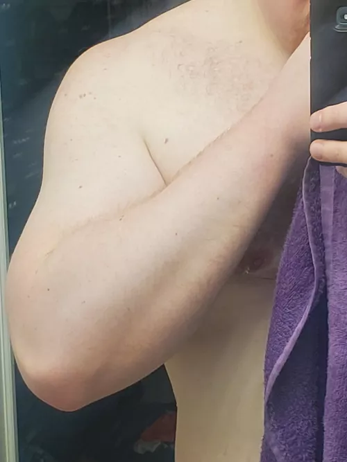 Fresh out of the shower 💪