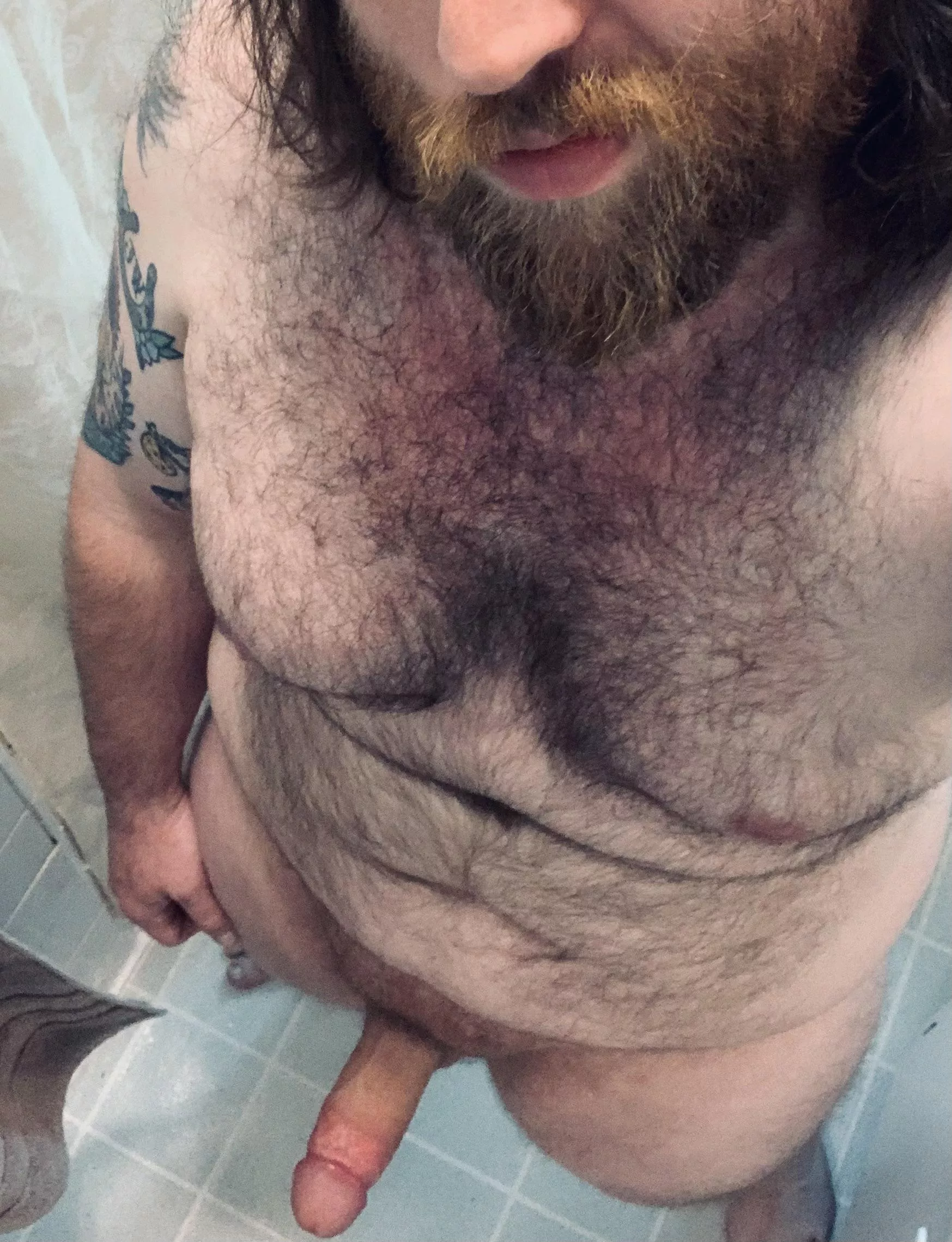 Good morning to people that like hairy men