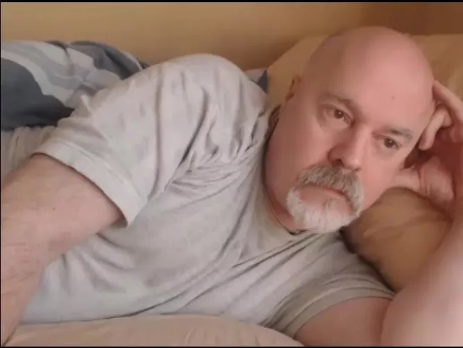 Hello reddit ~ this is my first post ~ Does any one know this daddy name? or Chaturbate username I only found two video of him in xhamster unfortunately that all I know about maybe some of you can Identify him If I was lucky XD