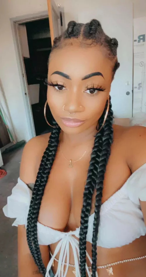 Helloooo first time here!