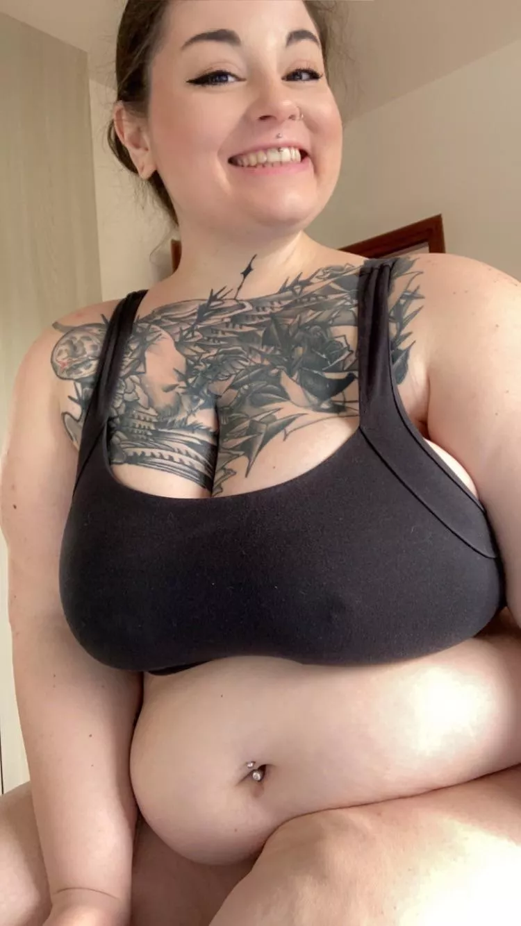 Hi guys! I’m Callie, 28yrs old Italian chubby ☺️☺️ how are you??