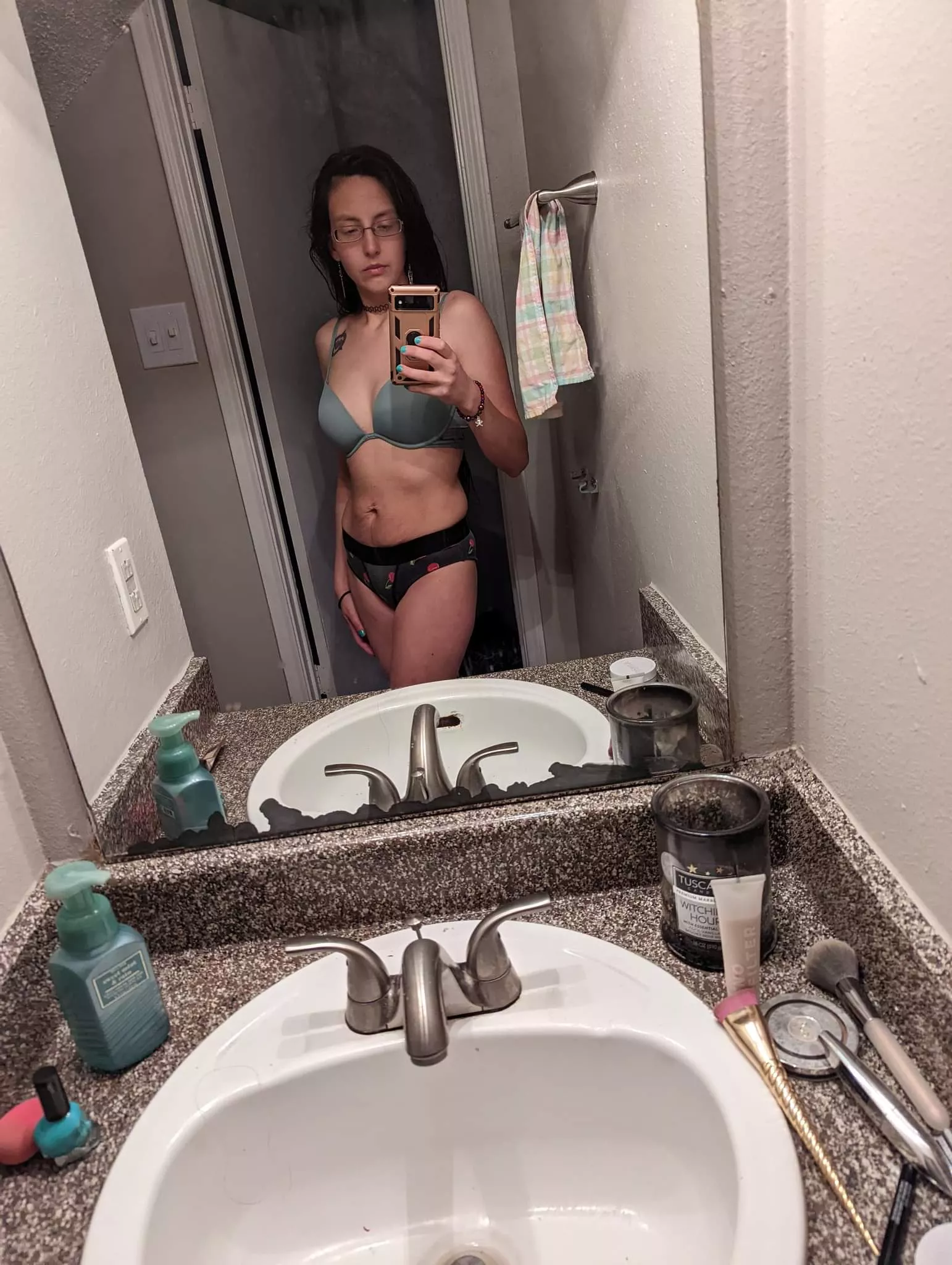 how's my mom bod everyone?