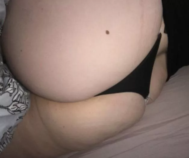 I’d love for you to leave a hand print 😈😈