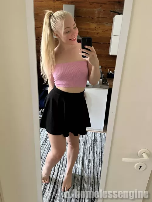 I'd love to sit on sb's face with my skirt on PS: direct access provieded 😈