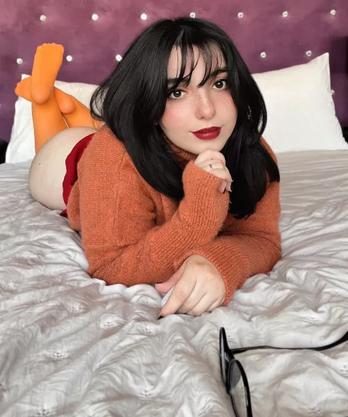 If you look closely... you'll see freckles on my face ;)