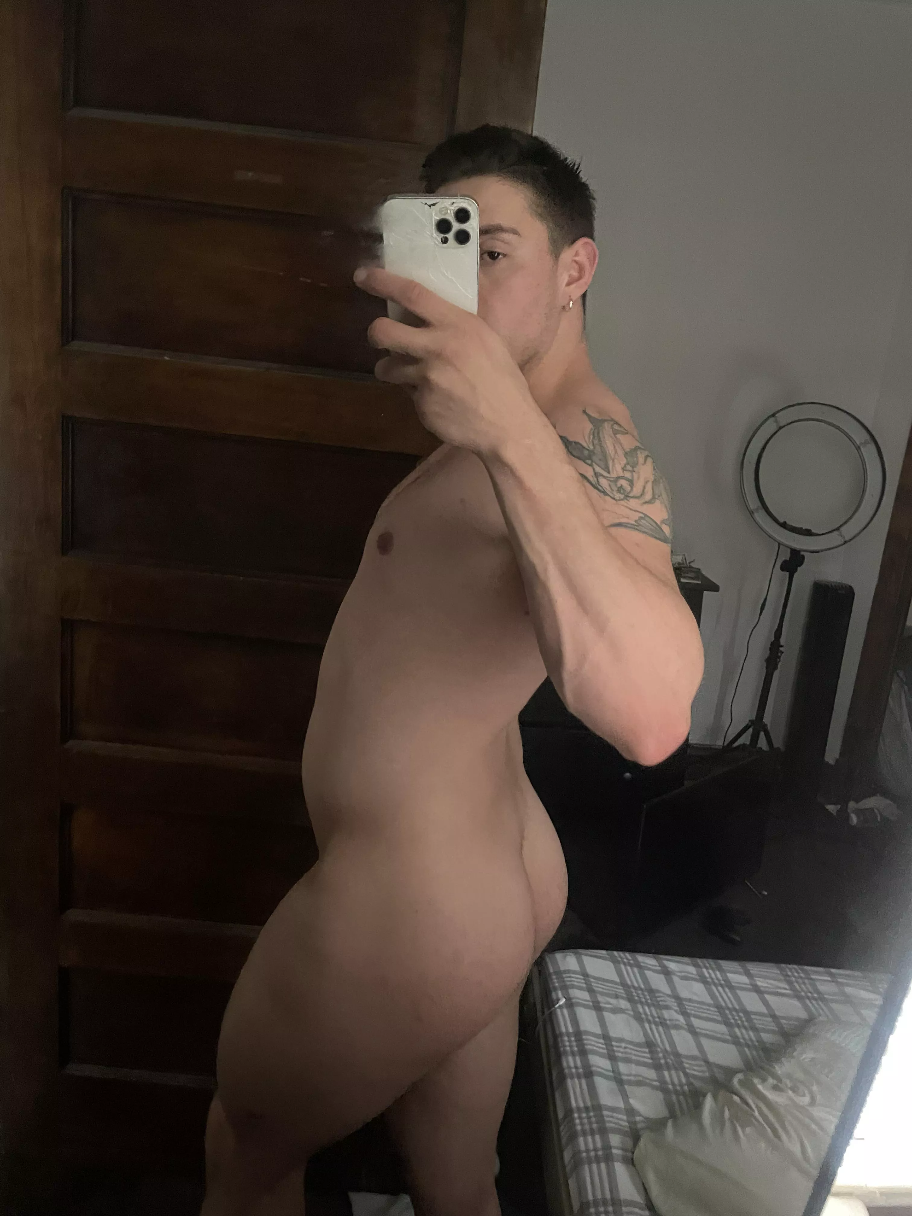 it’s leg day today 😋