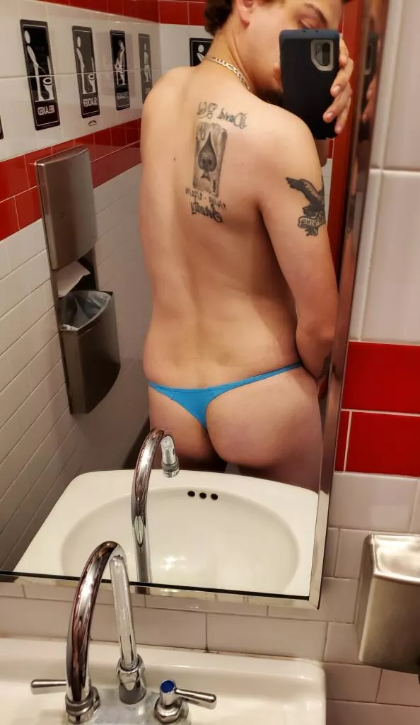 It's Thursday! do you know what that means?! 🍑😝😋