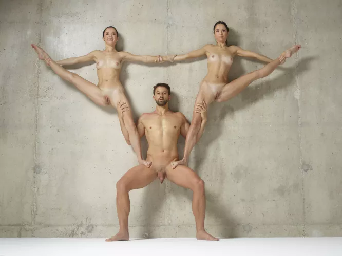 Julietta and Magdalena - Acrobatics Trio