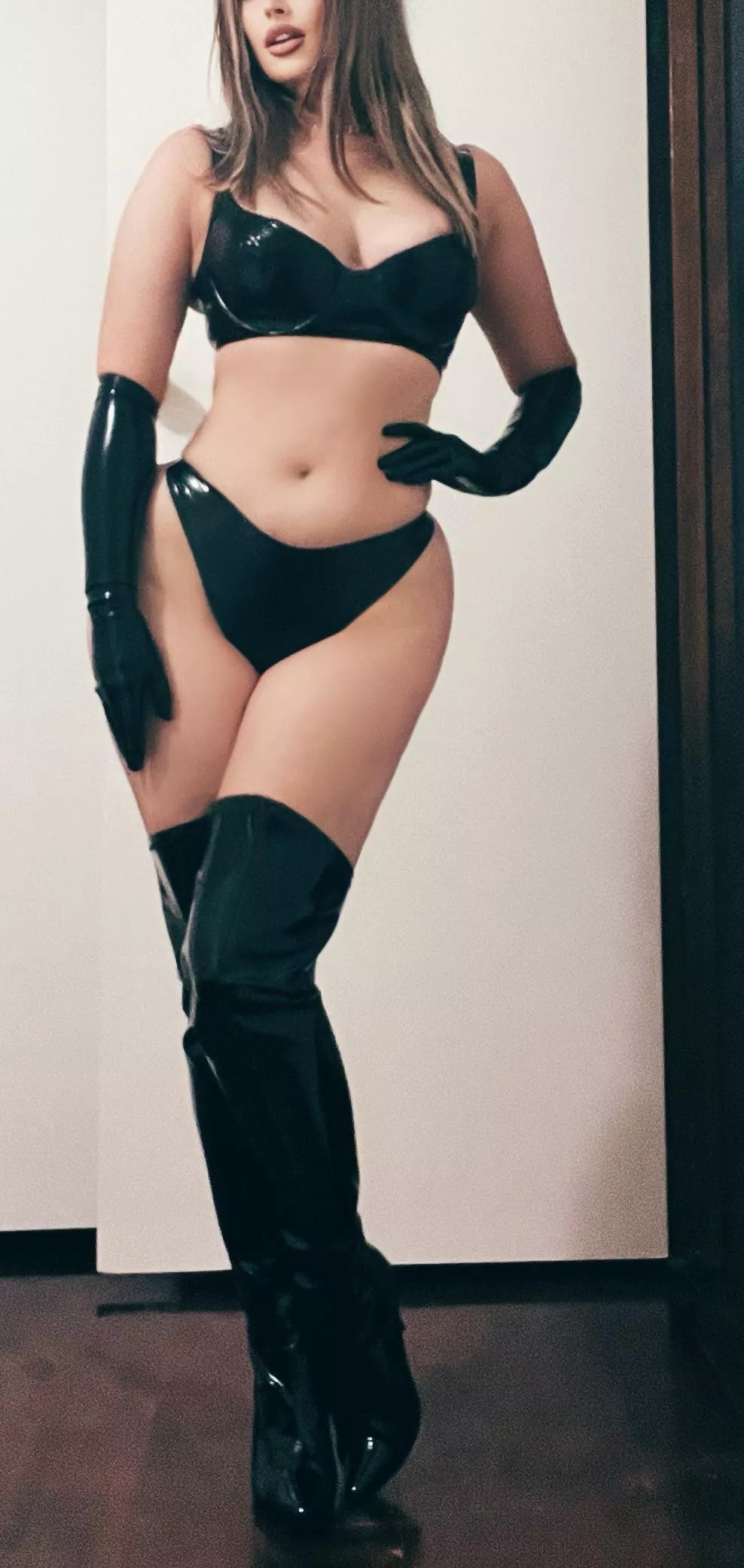 Like my new latex outfit? 😉💋 (@mistresslolainlatex) [Fancentro]