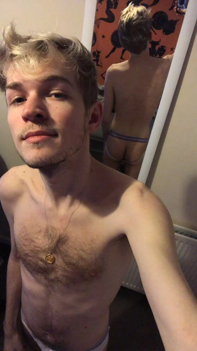 Need a big bro to play wow with me !