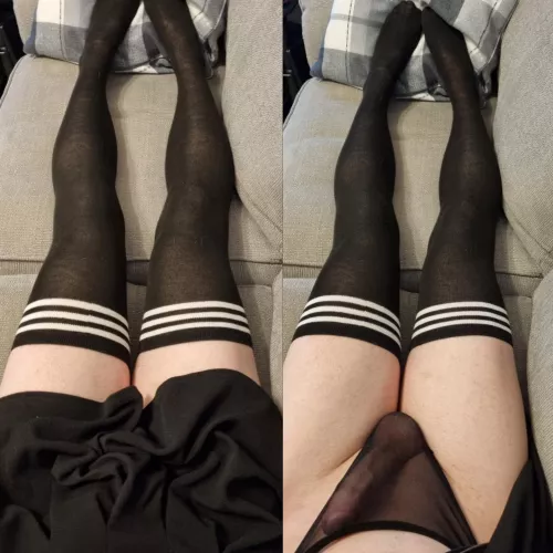 Need someone to lift up my skirt, grab my thighs and rub me through my panties 🥰🤭