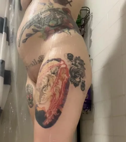 Prettypensyl @20 weeks, will you come help lather me with soap?