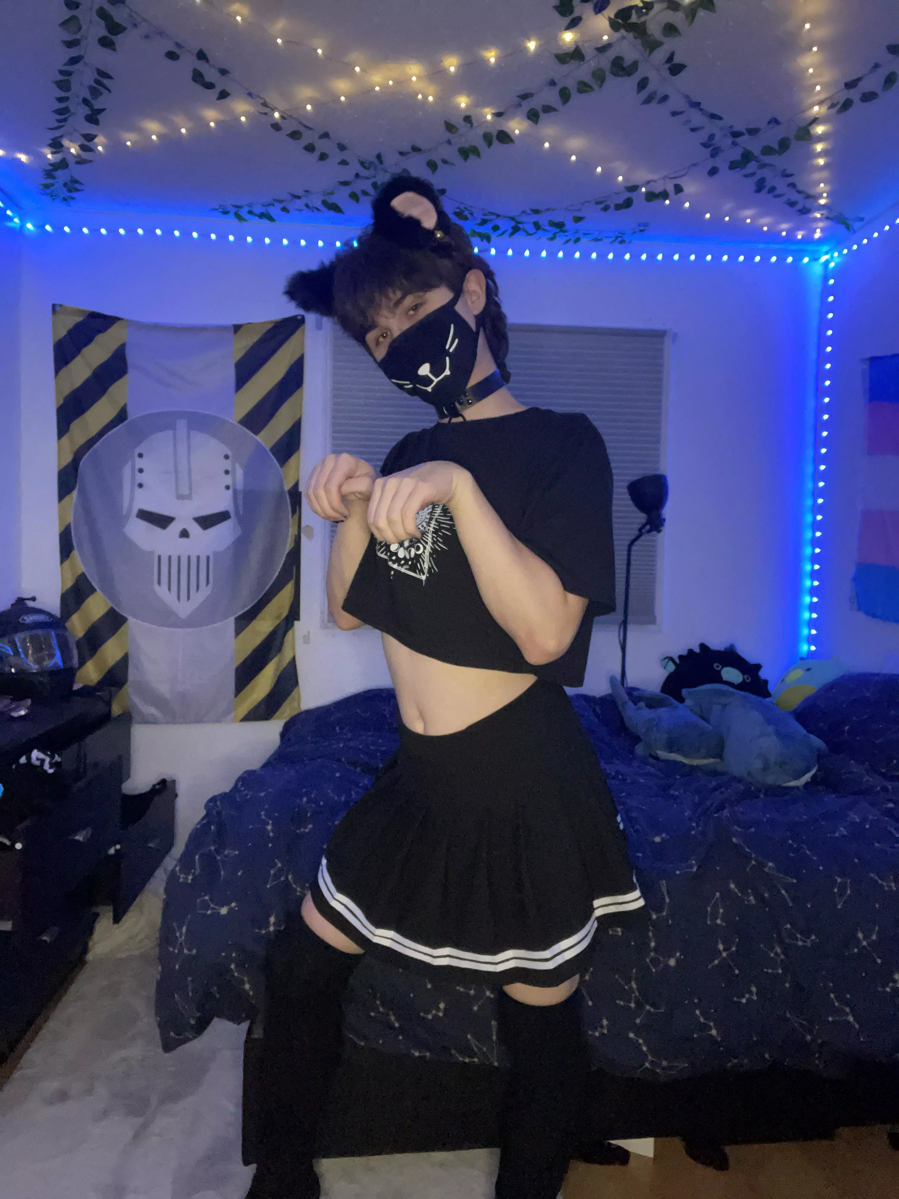 Reinforcing the warhammer fan stereotype:)