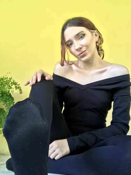 Rip it with your mouth like a good pathetic foot bitch [domme]