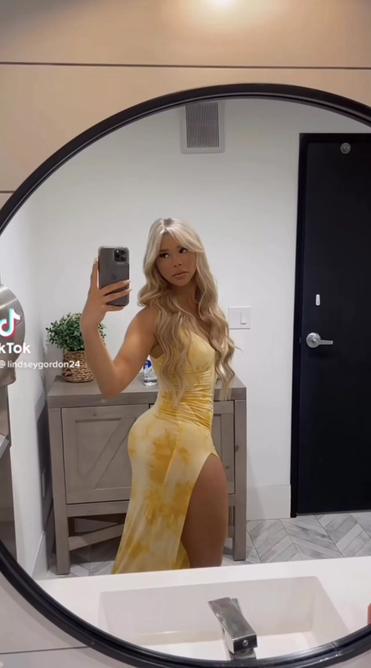 Showing off those curves