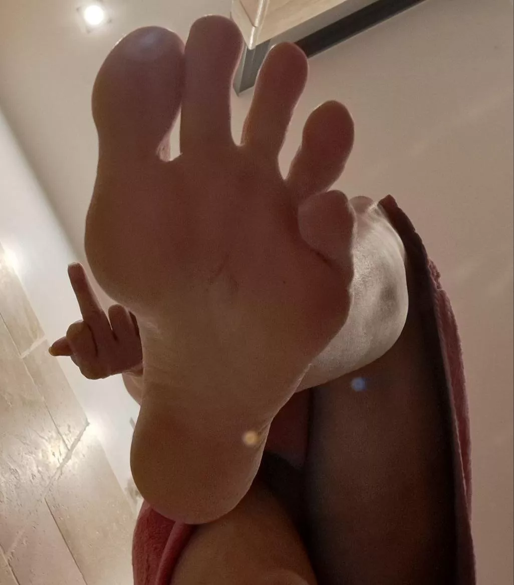 Stay focused where you belong [domme]