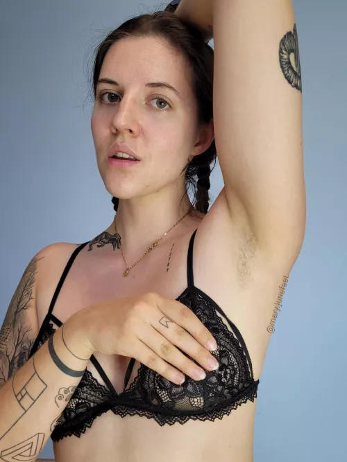 Stubble, becoming hairy.