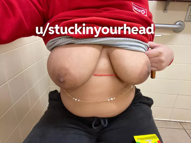 The busty queen has arrived!