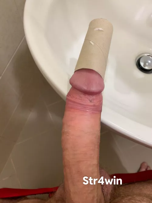 Upvote if im bigger , send d m pic to compare