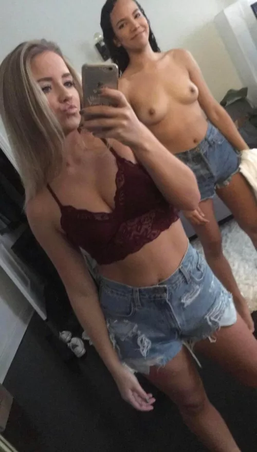 We are just some hot sluts 💁🏼‍♀️