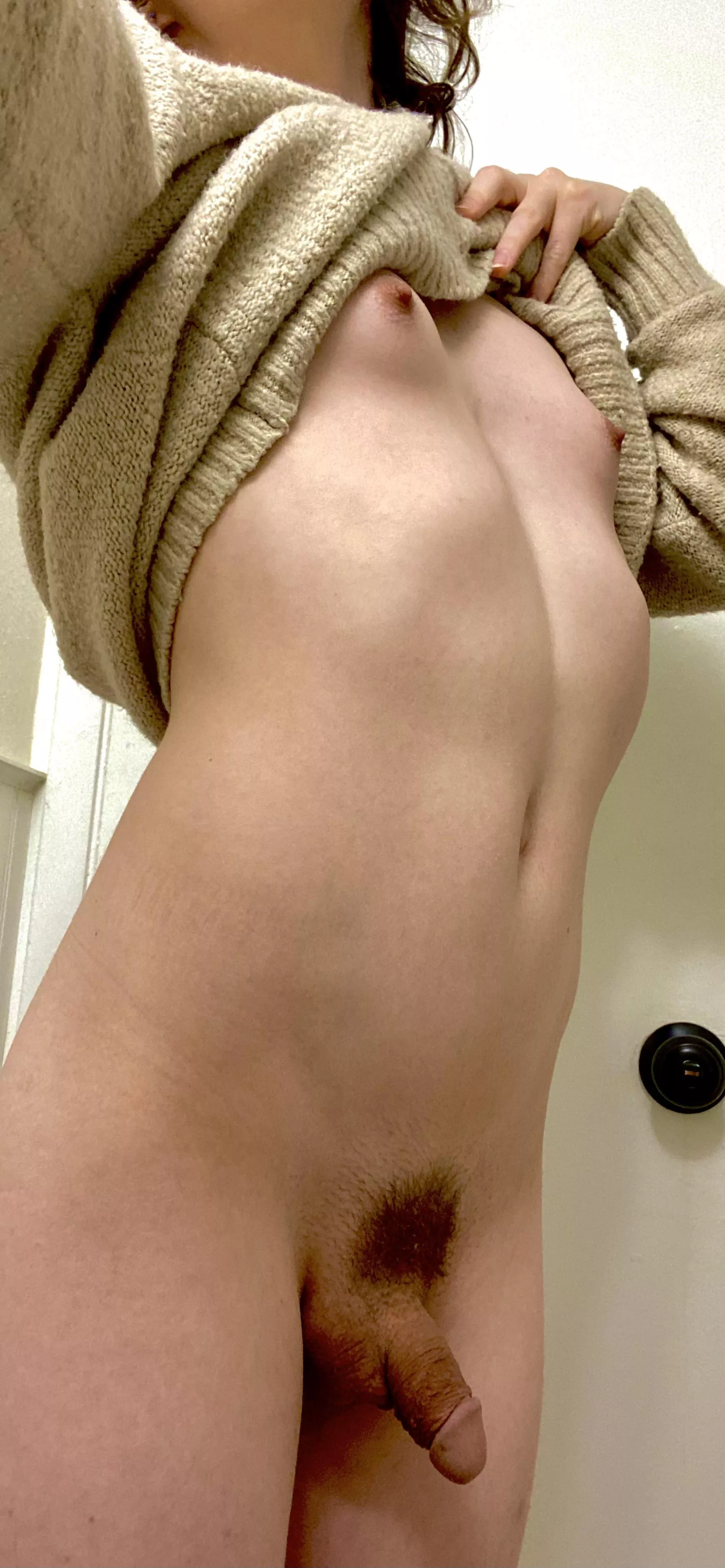 What are your thoughts on my pajamas, darling? 🌼