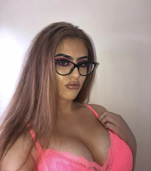 What you doing to her?🍉