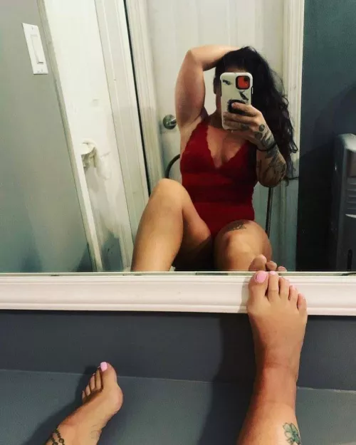 What’s the saying, when hubby is at work the wife will play? But I have permission. Hallpass needs to be fulfilled