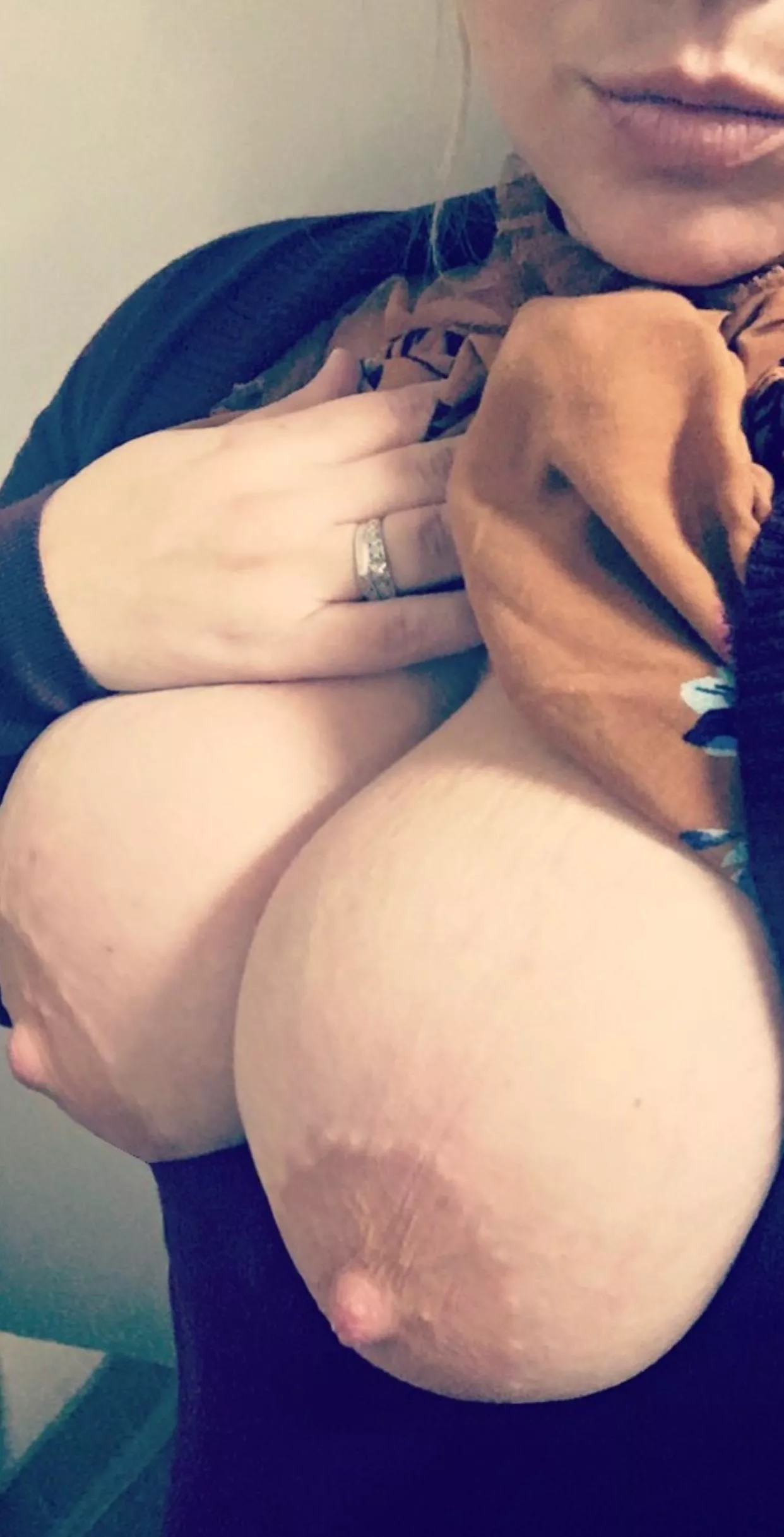 Who wants to suck on a married moms tits