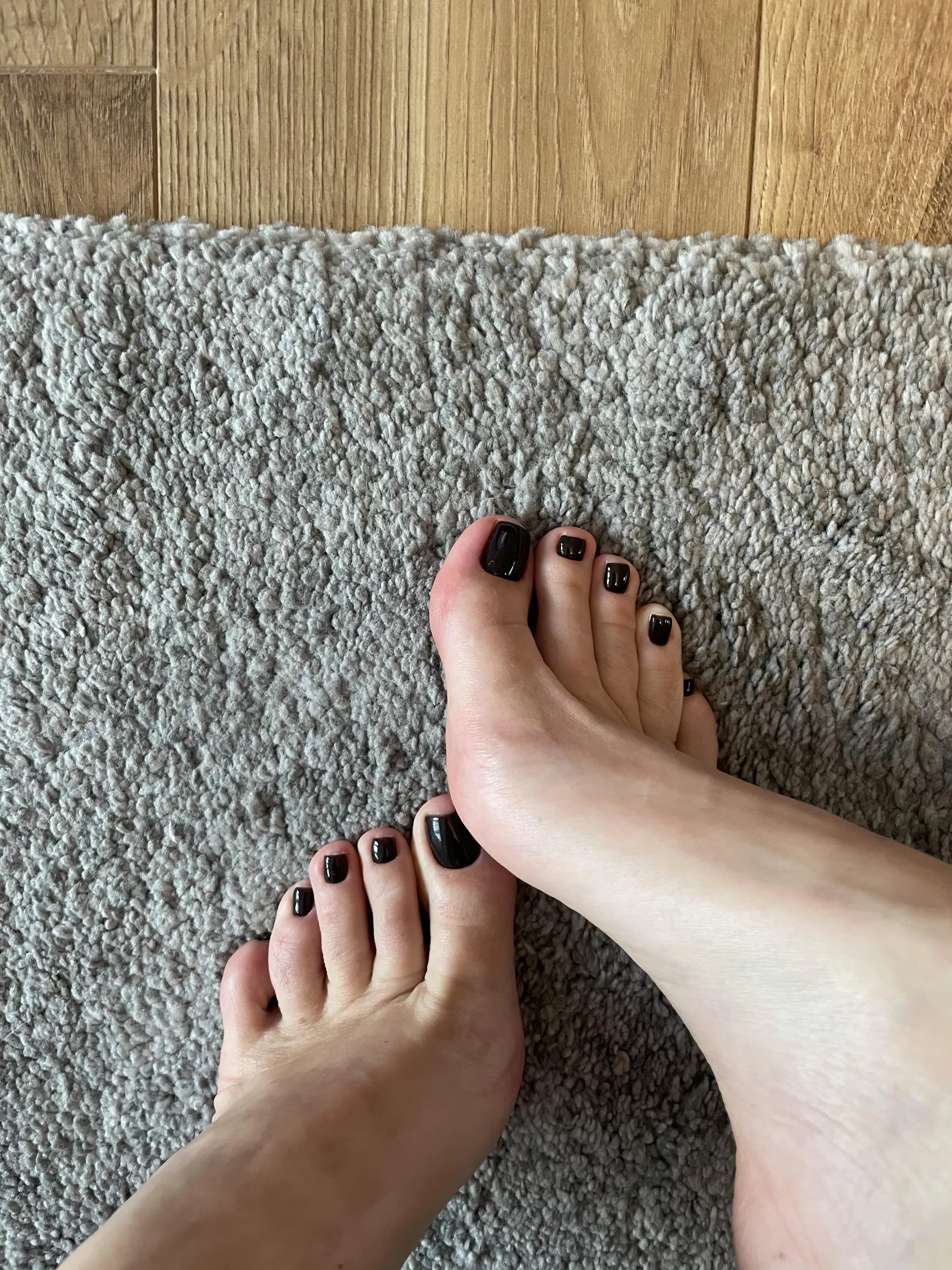 Would love you to suck my toes