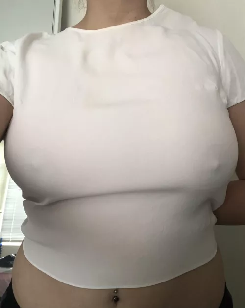 Would you notice if I walked past ? 🤭