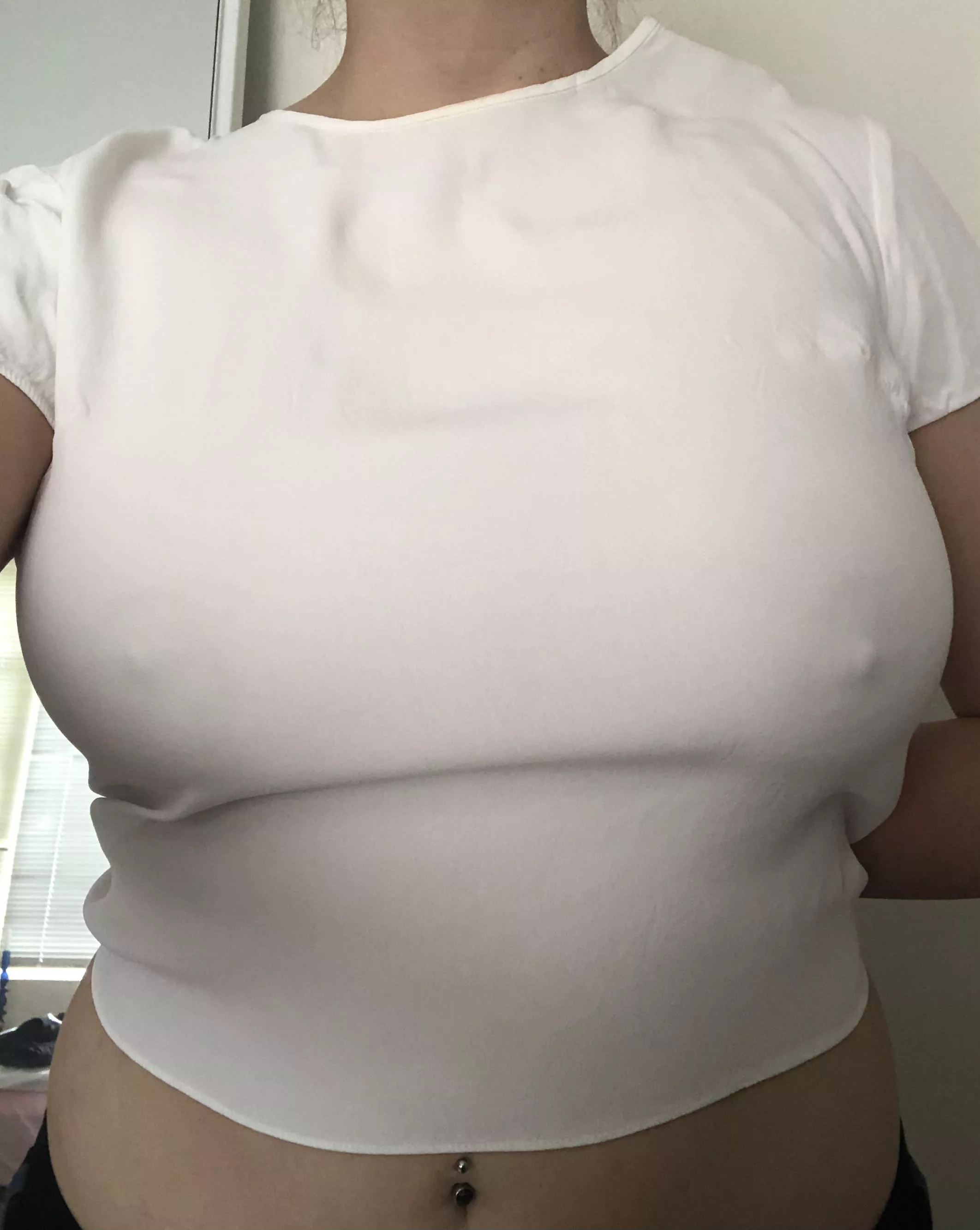 Would you notice if I walked past ? 🤭