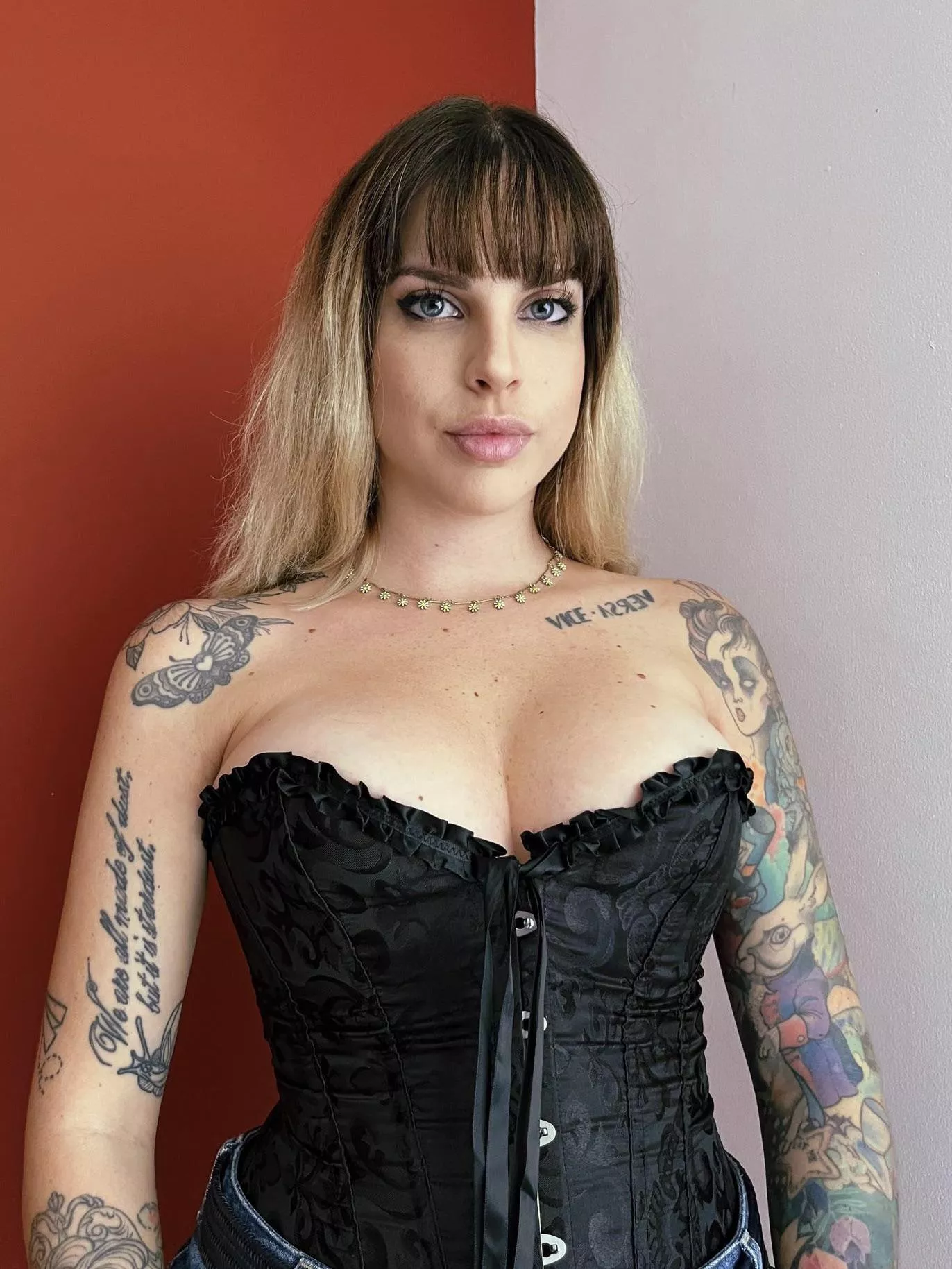 Your Italian gf wearing a corset, loved it