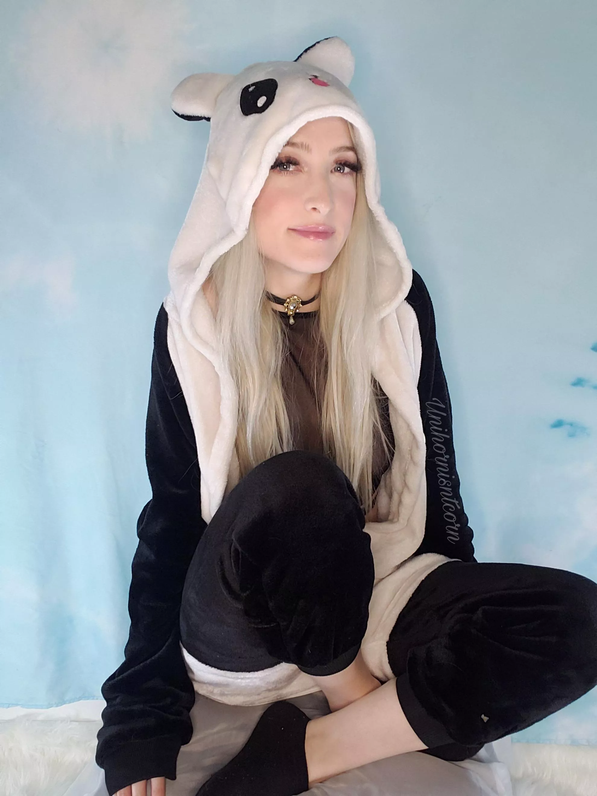 Zen panda here 🌱🐼 (f)