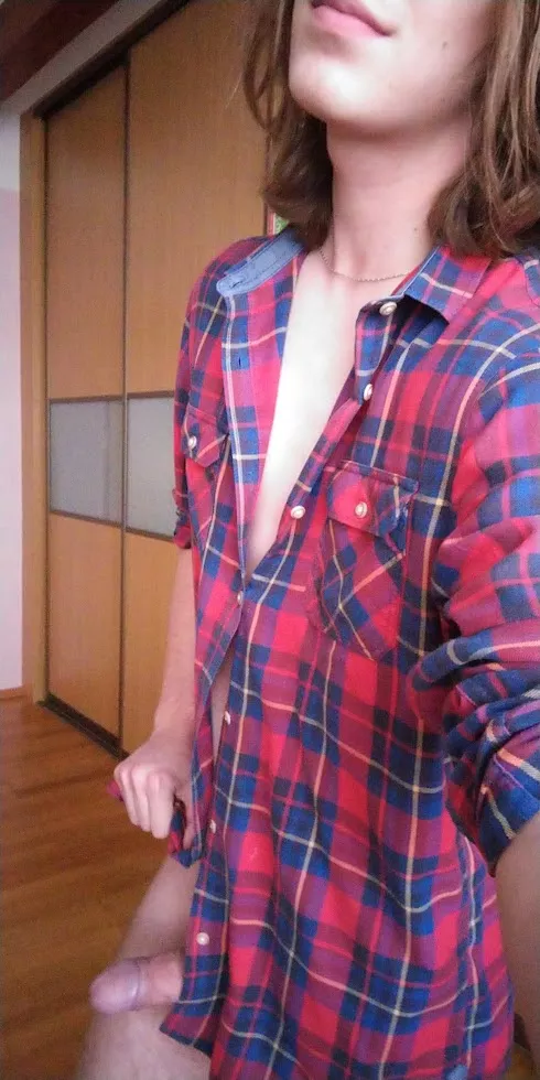 [24] Oops, I hope the internet people won't notice I got horny while taking this pic 😱